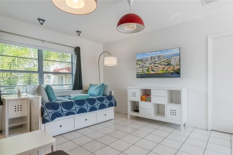 Copropriété à vendre à Fort Lauderdale, Floride: 32.7 m2 № 1391679 - photo 13