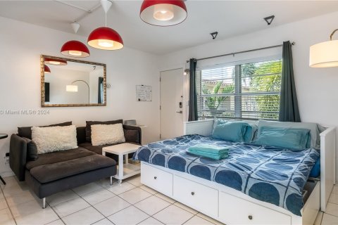 Copropriété à vendre à Fort Lauderdale, Floride: 32.7 m2 № 1391679 - photo 11