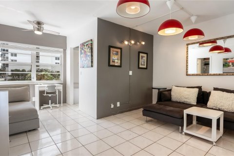 Copropriété à vendre à Fort Lauderdale, Floride: 32.7 m2 № 1391679 - photo 5