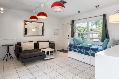 Copropriété à vendre à Fort Lauderdale, Floride: 32.7 m2 № 1391679 - photo 7