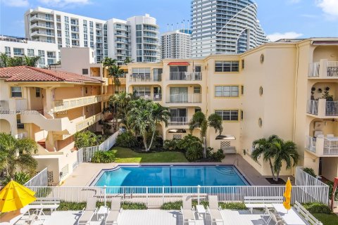 Copropriété à vendre à Fort Lauderdale, Floride: 32.7 m2 № 1391679 - photo 4