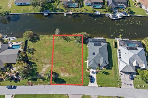 Terreno en venta en Cape Coral, Florida № 1419193 - foto 1