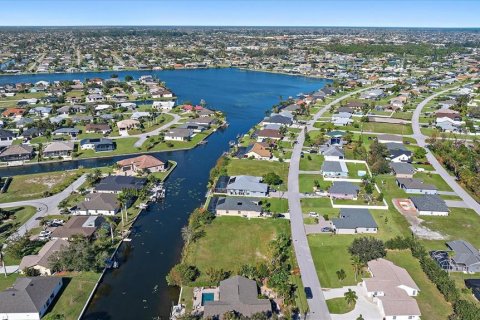 Terreno en venta en Cape Coral, Florida № 1419193 - foto 11