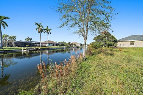 Terreno en venta en Cape Coral, Florida № 1419193 - foto 19