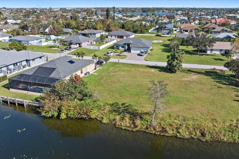 Terreno en venta en Cape Coral, Florida № 1419193 - foto 4