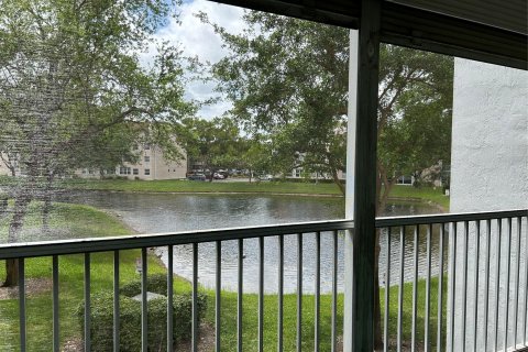 Copropriété à vendre à Sunrise, Floride: 2 chambres, 88.26 m2 № 1081474 - photo 5