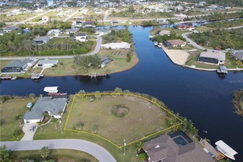 Terreno en venta en Port Charlotte, Florida № 1083019 - foto 3