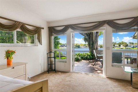 Villa ou maison à vendre à North Miami Beach, Floride: 4 chambres, 316.7 m2 № 685775 - photo 27