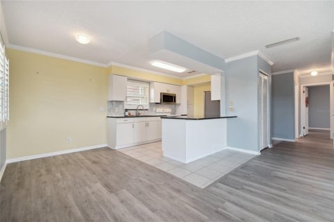 Copropriété à vendre à Tarpon Springs, Floride: 2 chambres, 99.03 m2 № 1379189 - photo 10