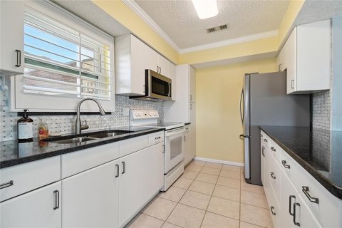 Condominio en venta en Tarpon Springs, Florida, 2 dormitorios, 99.03 m2 № 1379189 - foto 15