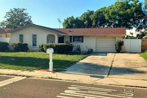 Villa ou maison à vendre à Port Richey, Floride: 2 chambres, 106.84 m2 № 1347409 - photo 1