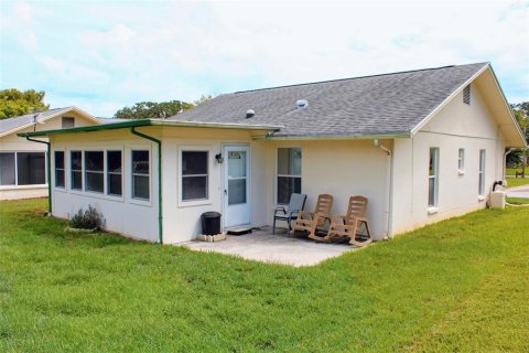 House in Port Richey, Florida 2 bedrooms, 103.86 sq.m. № 1347360 - photo 15