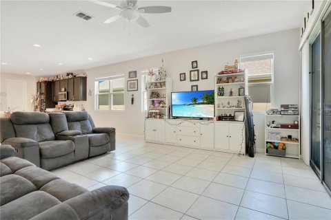 Casa en venta en Winter Haven, Florida, 4 dormitorios, 188.13 m2 № 1347056 - foto 3