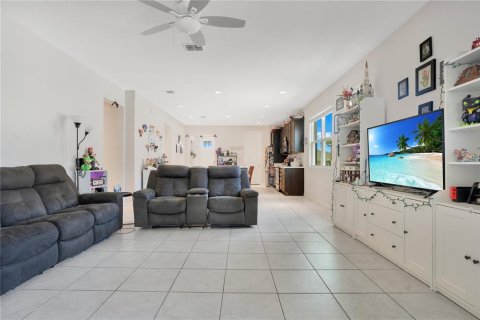 Casa en venta en Winter Haven, Florida, 4 dormitorios, 188.13 m2 № 1347056 - foto 12