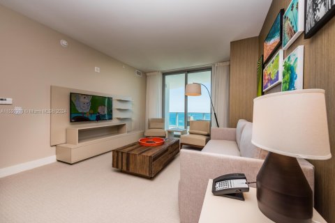 Condominio en venta en Hollywood, Florida, 1 dormitorio, 78.13 m2 № 932046 - foto 13