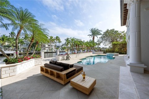 Villa ou maison à vendre à Fort Lauderdale, Floride: 5 chambres, 550.45 m2 № 963516 - photo 19