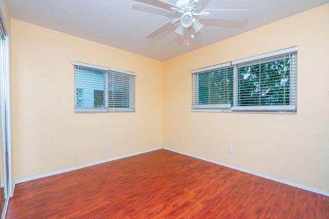 House in Lauderdale Lakes, Florida 2 bedrooms, 127.46 sq.m. № 973018 - photo 8