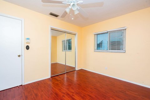 House in Lauderdale Lakes, Florida 2 bedrooms, 127.46 sq.m. № 973018 - photo 7