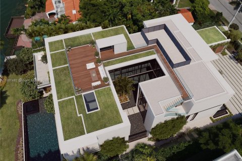 Villa ou maison à vendre à Miami Beach, Floride: 9 chambres, 1166.11 m2 № 176515 - photo 25