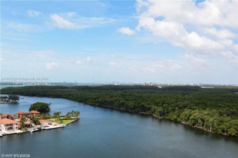 Condo in Sunny Isles Beach, Florida, 2 bedrooms  № 1271645 - photo 3