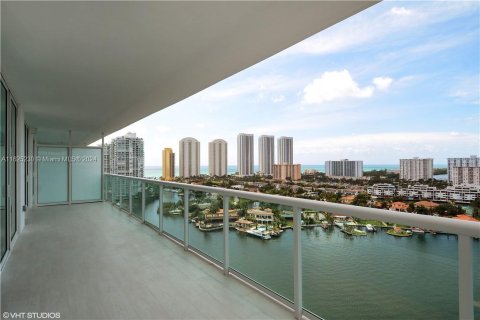 Condo in Sunny Isles Beach, Florida, 2 bedrooms  № 1271645 - photo 4