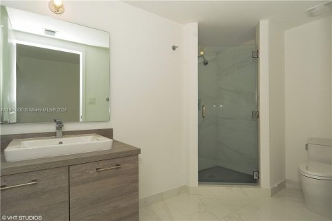 Condo in Sunny Isles Beach, Florida, 2 bedrooms  № 1271645 - photo 17