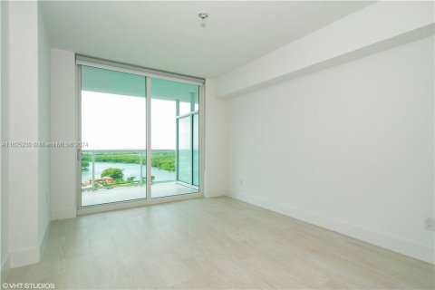 Condominio en venta en Sunny Isles Beach, Florida, 2 dormitorios, 144.28 m2 № 1271645 - foto 16