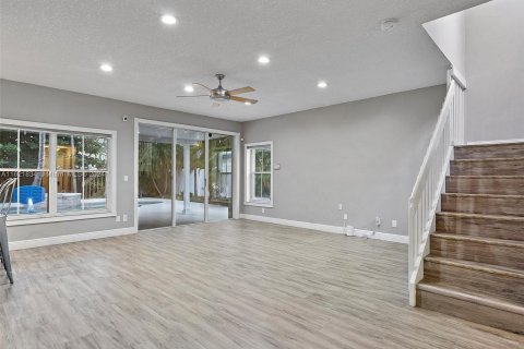 Villa ou maison à vendre à Pembroke Pines, Floride: 3 chambres, 185.62 m2 № 1271643 - photo 4