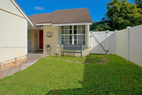 House in Homestead, Florida 2 bedrooms, 125.23 sq.m. № 1423793 - photo 2