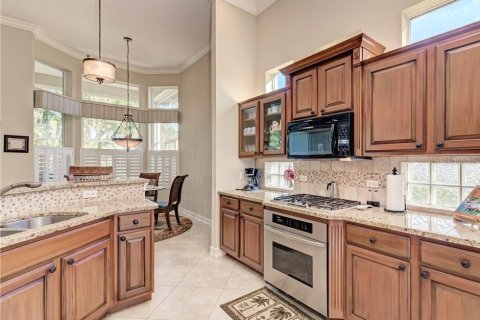 Villa ou maison à louer à Palmetto, Floride: 2 chambres, 192.21 m2 № 234008 - photo 8