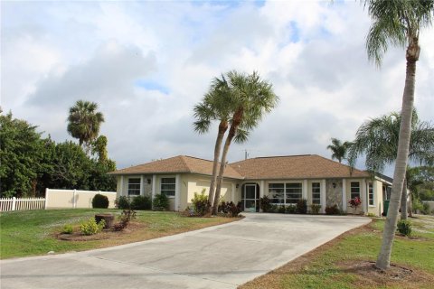 House in Port Charlotte, Florida 3 bedrooms, 133.31 sq.m. № 872612 - photo 6