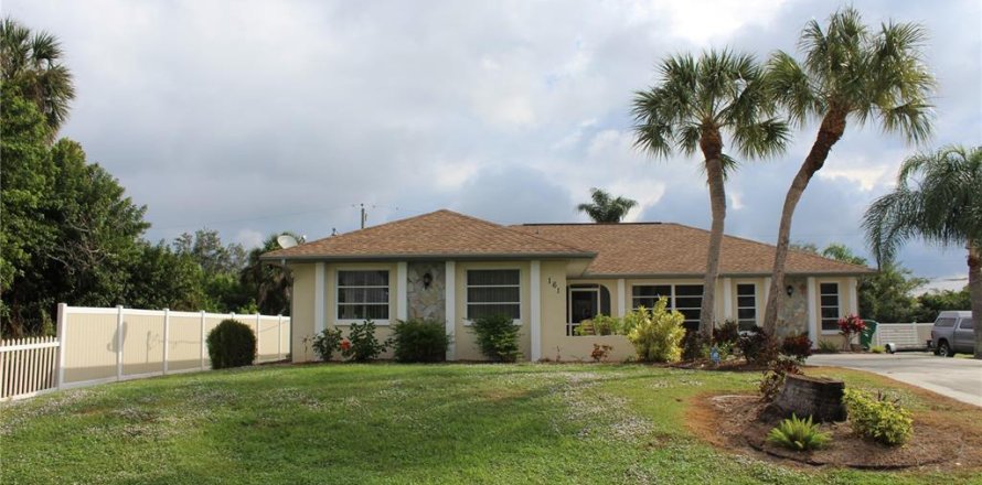 House in Port Charlotte, Florida 3 bedrooms, 133.31 sq.m. № 872612