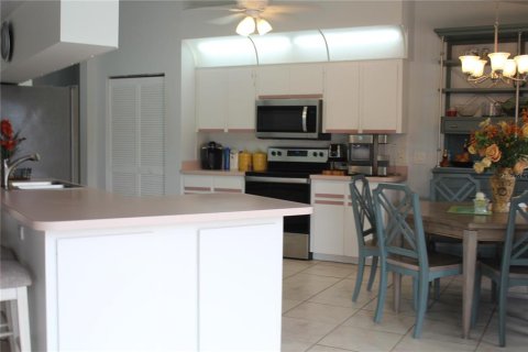 House in Port Charlotte, Florida 3 bedrooms, 133.31 sq.m. № 872612 - photo 17