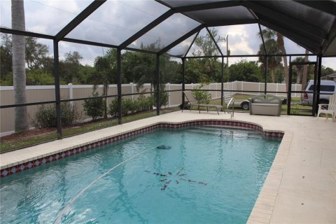 House in Port Charlotte, Florida 3 bedrooms, 133.31 sq.m. № 872612 - photo 8