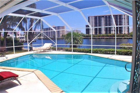 Villa ou maison à vendre à Boca Raton, Floride: 3 chambres, 173.17 m2 № 40257 - photo 2