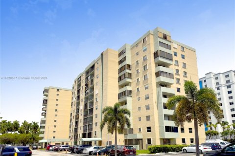 Condominio en venta en Miami, Florida, 2 dormitorios, 96.34 m2 № 1282592 - foto 1