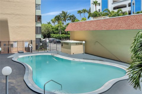 Copropriété à vendre à Miami, Floride: 2 chambres, 96.34 m2 № 1282592 - photo 11