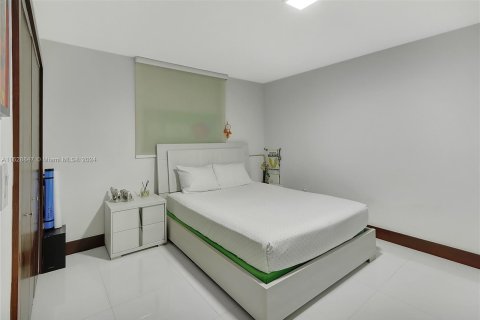 Condominio en venta en Miami, Florida, 2 dormitorios, 96.34 m2 № 1282592 - foto 12