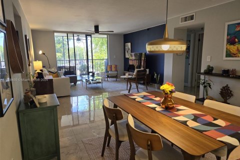 Copropriété à vendre à Miami, Floride: 2 chambres, 113.34 m2 № 1282594 - photo 4