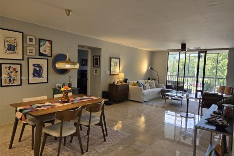 Copropriété à vendre à Miami, Floride: 2 chambres, 113.34 m2 № 1282594 - photo 1