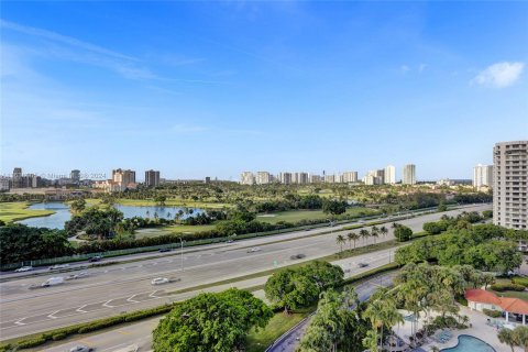 Condo in Aventura, Florida, 2 bedrooms  № 1305748 - photo 16