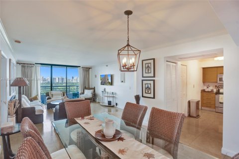 Copropriété à vendre à Aventura, Floride: 2 chambres, 105.63 m2 № 1305748 - photo 2