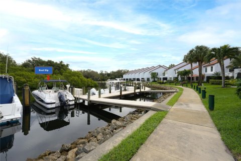 Townhouse in Palm Beach Gardens, Florida 3 bedrooms, 152.55 sq.m. № 869908 - photo 13