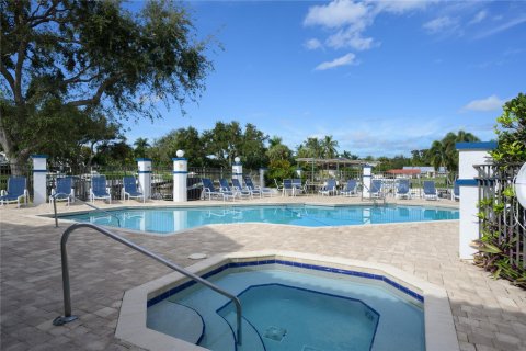 Touwnhouse à vendre à Palm Beach Gardens, Floride: 3 chambres, 152.55 m2 № 869908 - photo 9