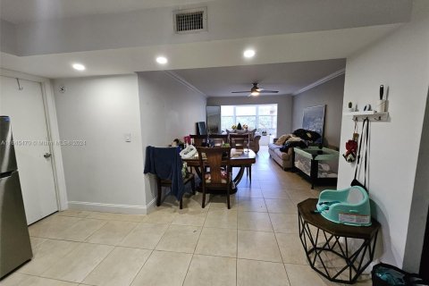 Condo in Plantation, Florida, 2 bedrooms  № 1328352 - photo 3