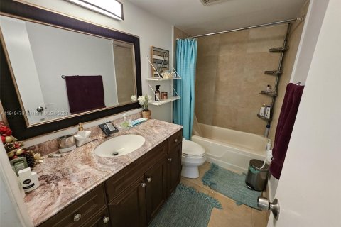 Condo in Plantation, Florida, 2 bedrooms  № 1328352 - photo 7