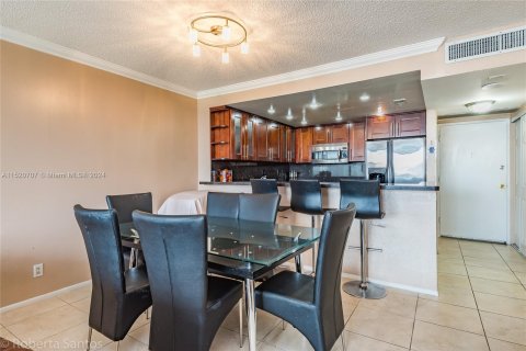 Copropriété à vendre à Hallandale Beach, Floride: 1 chambre, 68.84 m2 № 967846 - photo 12