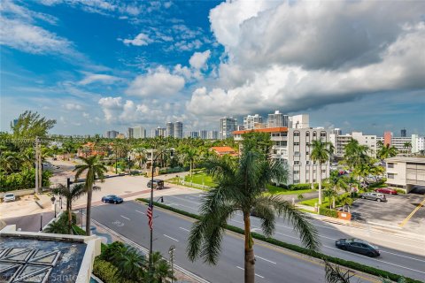 Copropriété à vendre à Hallandale Beach, Floride: 1 chambre, 68.84 m2 № 967846 - photo 5