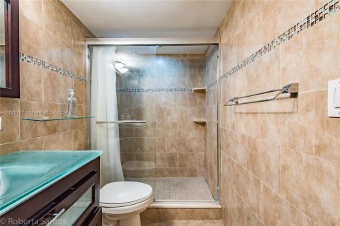 Copropriété à vendre à Hallandale Beach, Floride: 1 chambre, 68.84 m2 № 967846 - photo 19