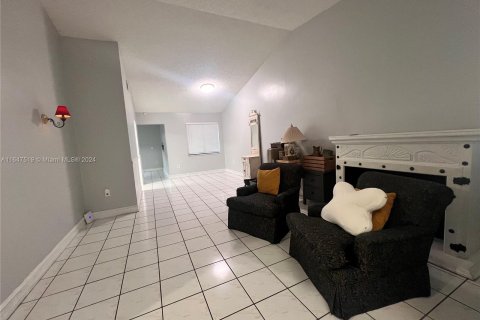 Adosado en venta en Miami, Florida, 3 dormitorios, 124.49 m2 № 1330540 - foto 5